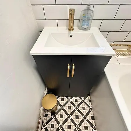 Luxury In Prime Location Apartment London