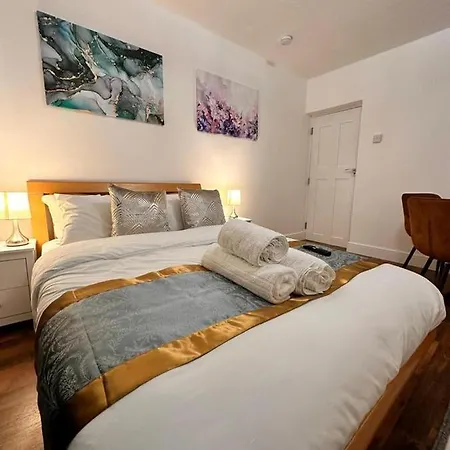 Luxury In Prime Location * London