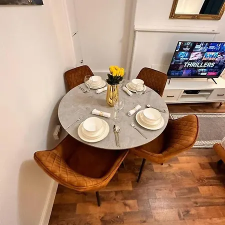 Luxury In Prime Location Apartment London