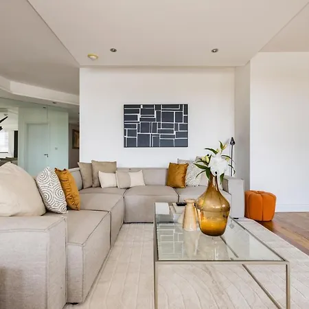 The River Thames View - Stunning 2bdr Flat With Study + Balcony Apartment