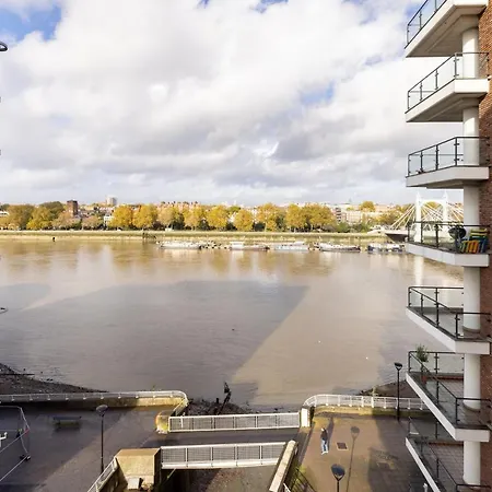 The River Thames View - Stunning 2bdr Flat With Study + Balcony Apartment *