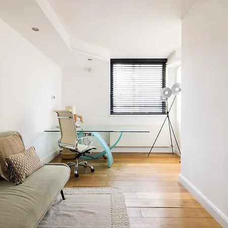 The River Thames View - Stunning 2bdr Flat With Study + Balcony *