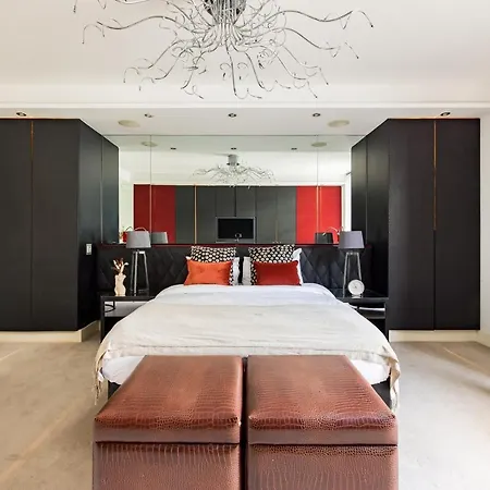 The River Thames View - Stunning 2bdr Flat With Study + Balcony *