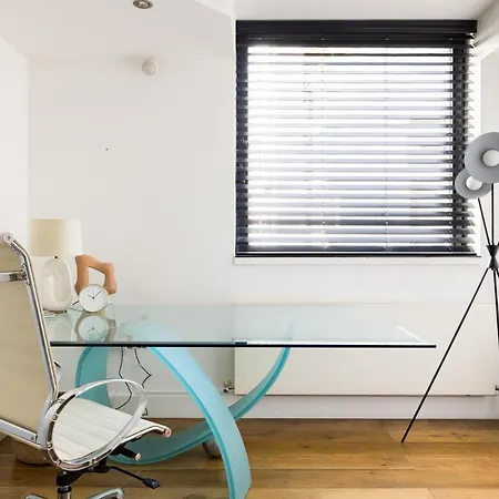 The River Thames View - Stunning 2bdr Flat With Study + Balcony