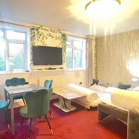 Homestay With Shared Kitchen