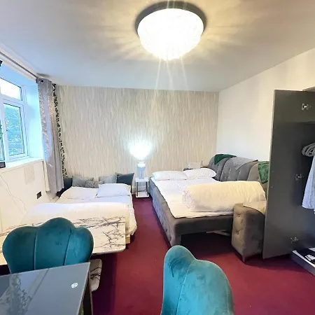 With Shared Kitchen London