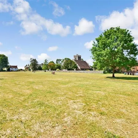 Apartment Cozy Flat Near Bedfords Park Havering