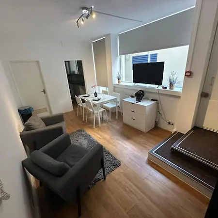 Charming In Bond Street Apartment