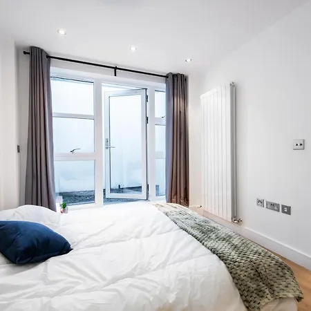 2 Bed Flat In Clapham Common Apartment