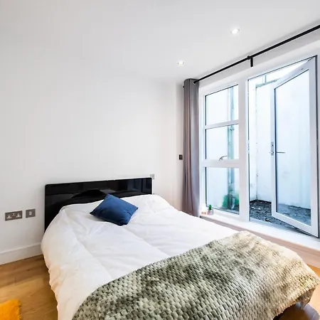 Apartment 2 Bed Flat In Clapham Common *