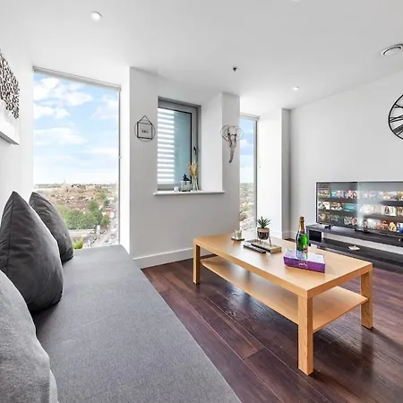 Apartment 2 Bedroom Flat In Bp65 *