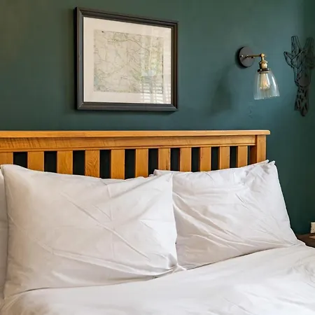 Apartment Beautiful Two Bed Abode In South West London