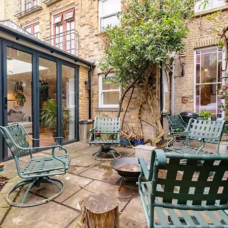 Beautiful Two Bed Abode In South West * London