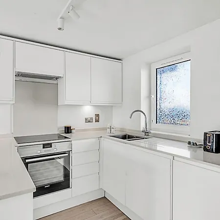 Relay Radiant Chelsea Flat With View * Londra