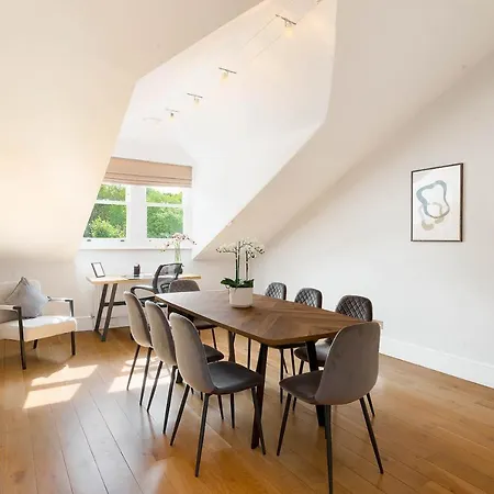 Lovely With Park Views *