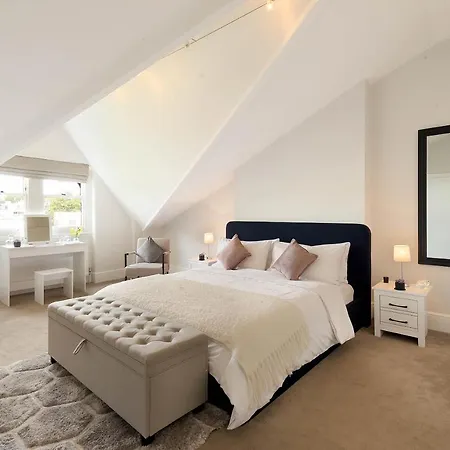Lovely With Park Views Apartment