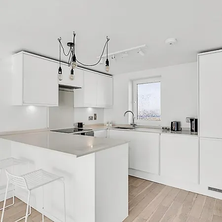 Relay Radiant Chelsea Flat With View * Londra