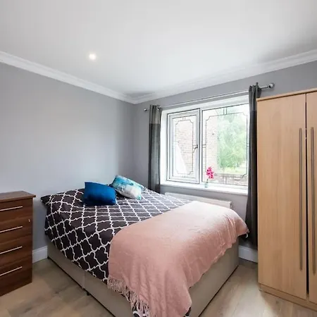 Apartment Cozy 2-bedroom Flat In Battersea *