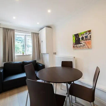 Apartment Cozy 2-bedroom Flat In Battersea London