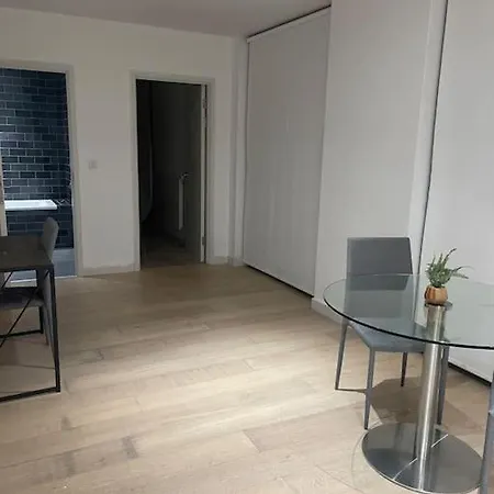 Stunning 2 Bedroom Apartment London