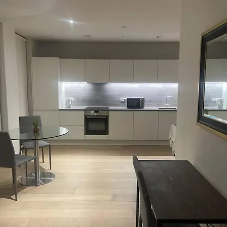 Stunning 2 Bedroom Apartment London