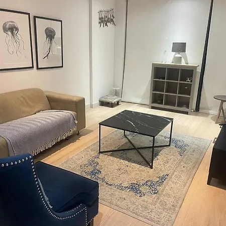 Stunning 2 Bedroom *