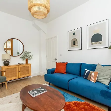 Spacious 4br 3-storey Townhouse In Lively Deptford * London