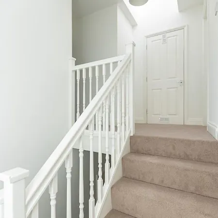 Spacious 4br 3-storey Townhouse In Lively Deptford Holiday home London