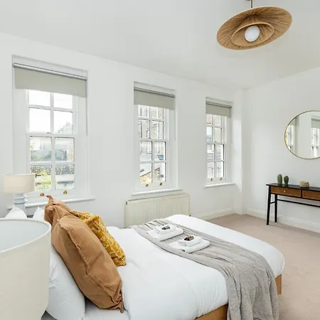 Holiday home Spacious 4br 3-storey Townhouse In Lively Deptford