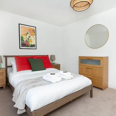 Holiday home Spacious 4br 3-storey Townhouse In Lively Deptford London