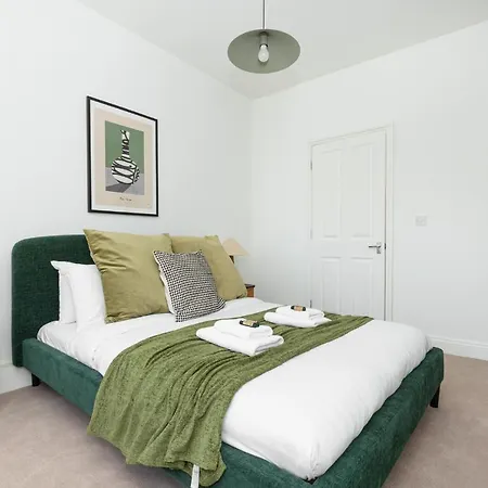 Spacious 4br 3-storey Townhouse In Lively Deptford * London