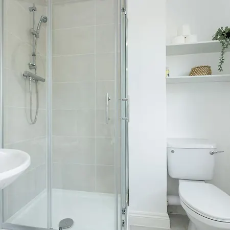 Holiday home Spacious 4br 3-storey Townhouse In Lively Deptford London