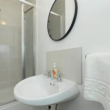 Holiday home Spacious 4br 3-storey Townhouse In Lively Deptford