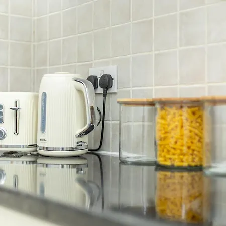 Spacious 4br 3-storey Townhouse In Lively Deptford * London