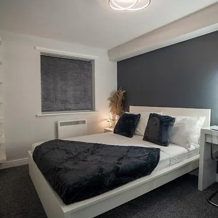 Century House Apartment *