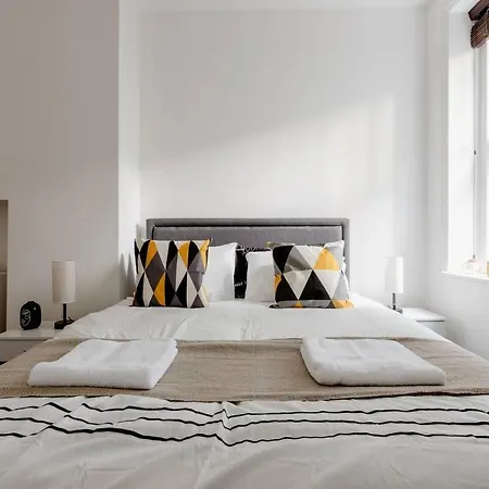 Apartment Spacious Apt In Central London