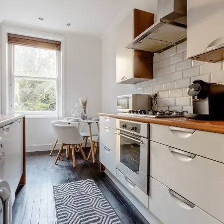 Apartment Spacious Apt In Central London