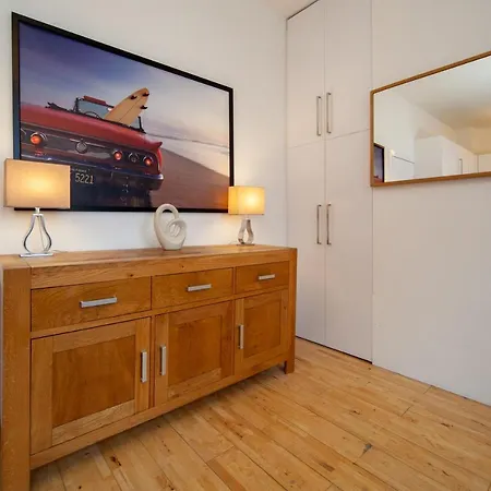 Comfortable 2 Bedroom In Tooting *