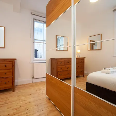 Comfortable 2 Bedroom In Tooting Apartment