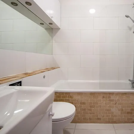 Comfortable 2 Bedroom In Tooting Apartment London