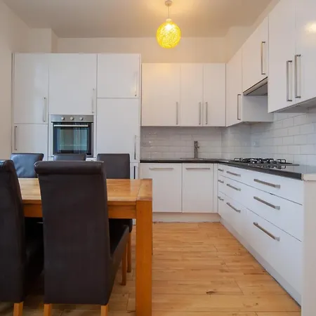 Comfortable 2 Bedroom In Tooting London