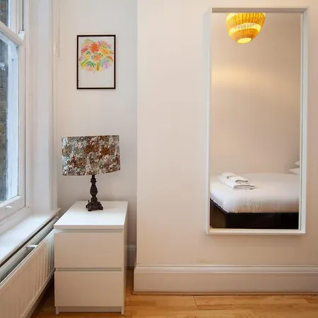 Comfortable 2 Bedroom In Tooting * London