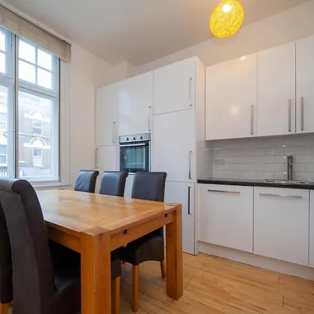 Comfortable 2 Bedroom In Tooting * London