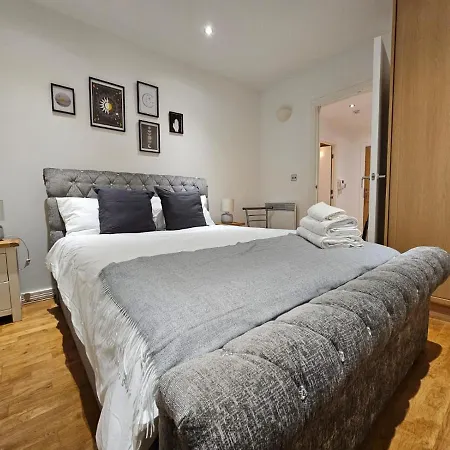 Cozy Flat Close To London