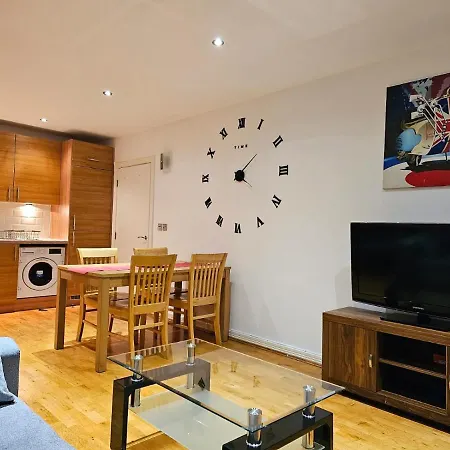 Cozy Flat Close To London