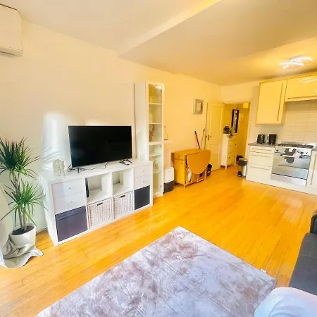 Apartment The Urban Retreat London