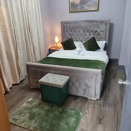 Apartment Evergreen 2bedroom-sleeps Up To 7,2 Bathroom Hornchurch