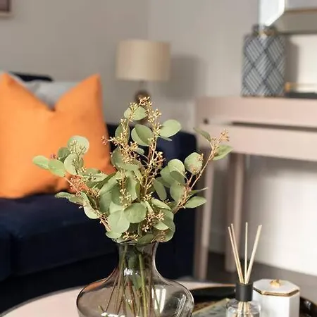 Apartment Elevated Elegance: 1br 1ba Flat In Wellmeadow Rd London