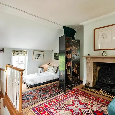 The Kensington Gatehouse Apartment London