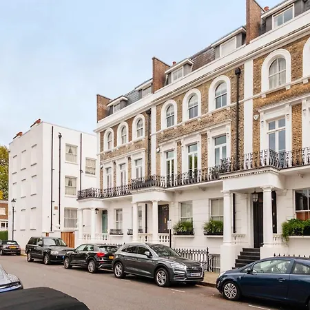 The Kensington Gatehouse Apartment